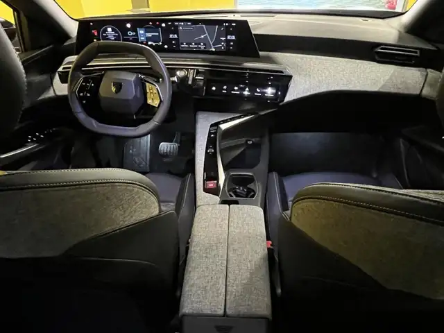 Peugeot 5008 view 10