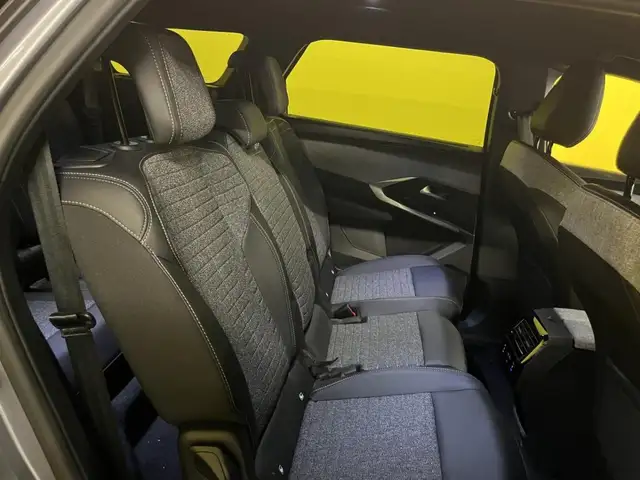 Peugeot 5008 view 12