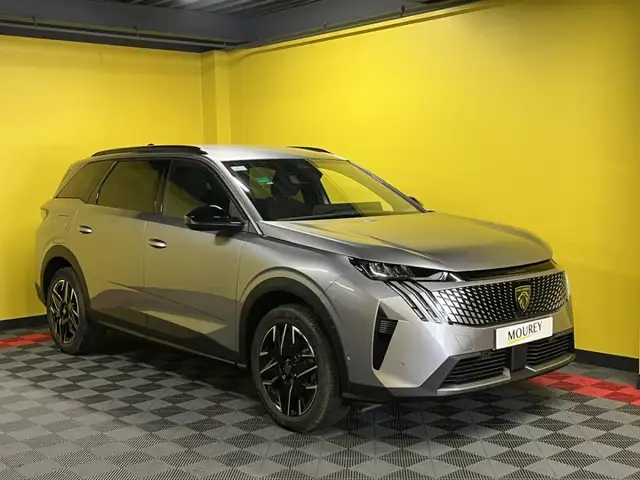 Peugeot 5008 view 4