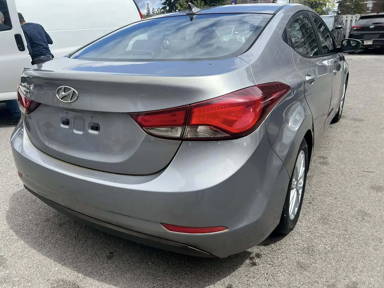 Hyundai ELANTRA снимка Hyundai ELANTRA