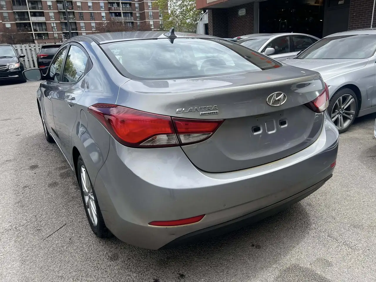 Hyundai ELANTRA снимка Hyundai ELANTRA