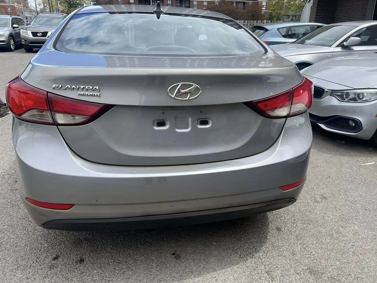 Hyundai ELANTRA снимка Hyundai ELANTRA