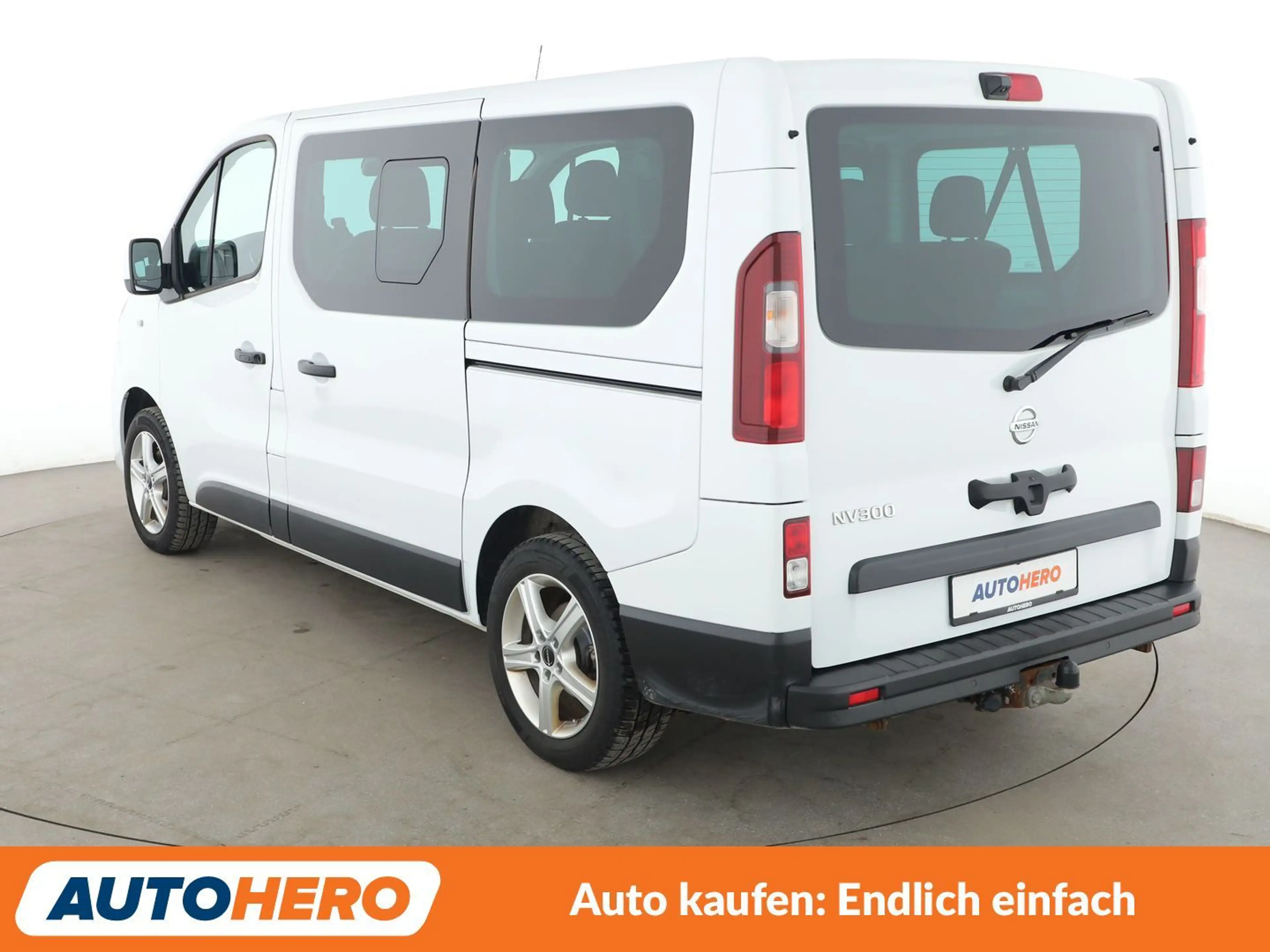 Nissan NV300 2.0 dCi L1H1 2,7t PREMIUM *AHK*NAV*TEMP*PDC*SHZ* — photo 4