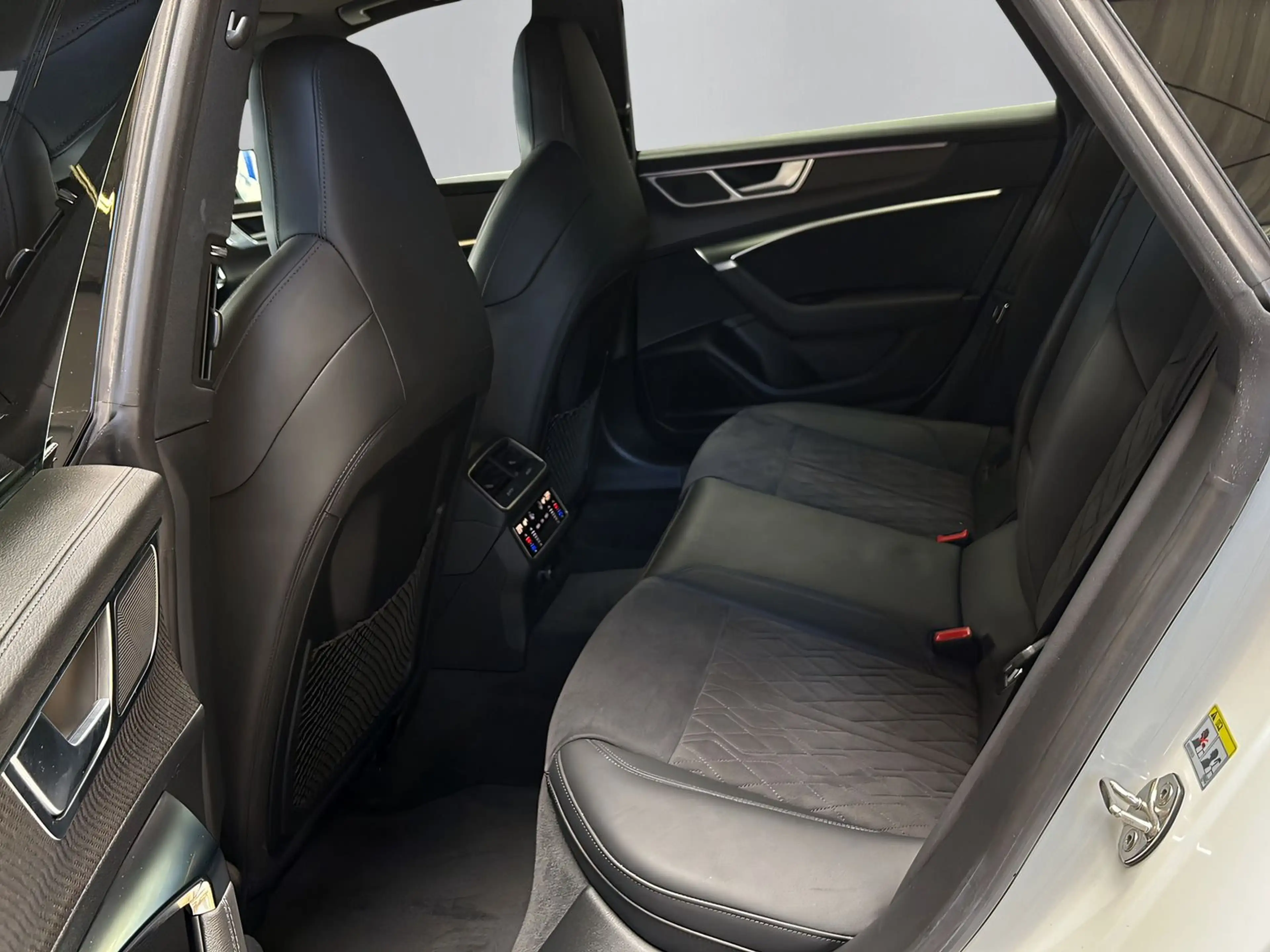 Audi RS7 +SPORTABGAS+LASER+HD-MATRIX+ — photo 10
