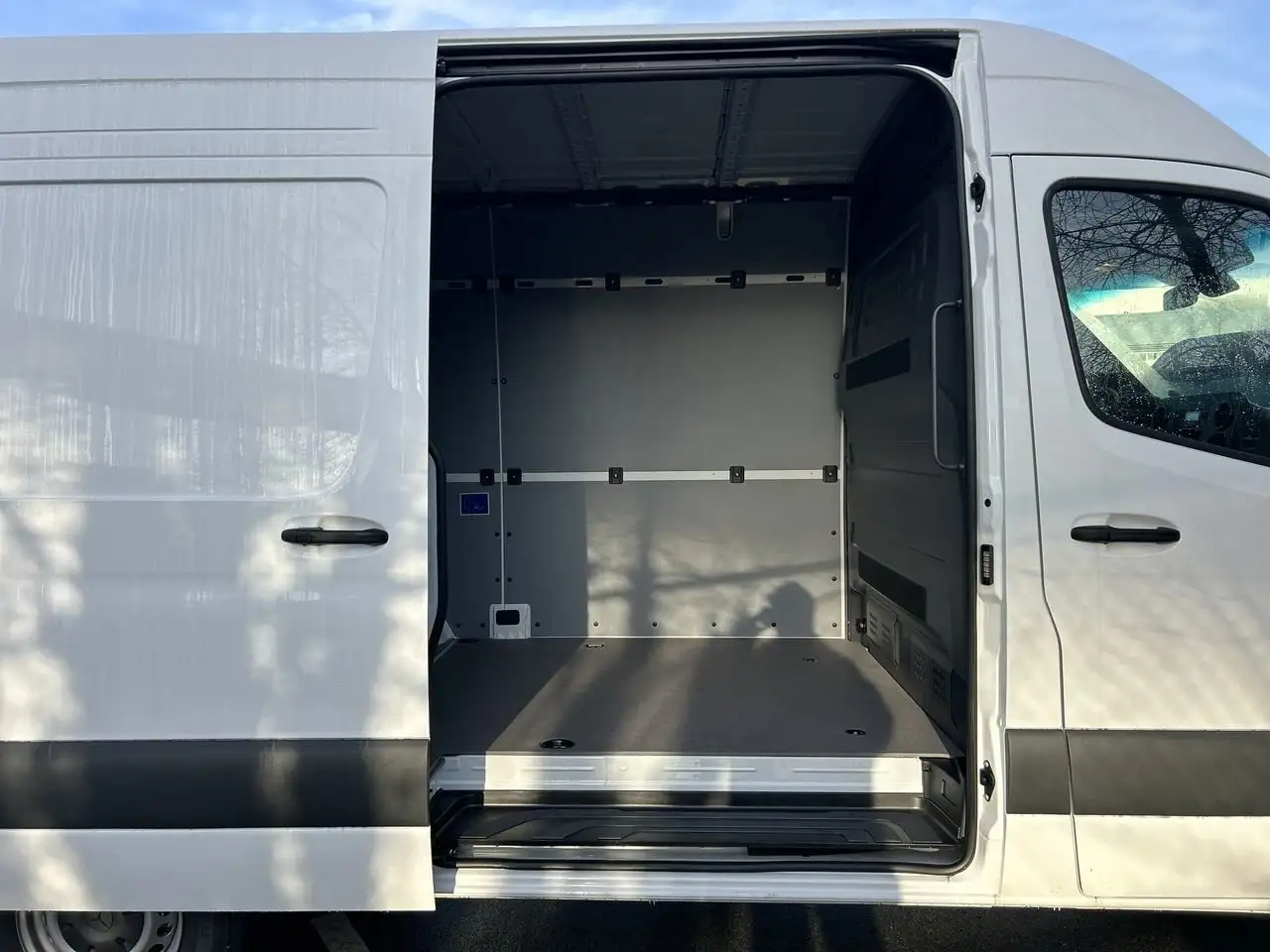 Mercedes-Benz Sprinter снимка Mercedes-Benz Sprinter