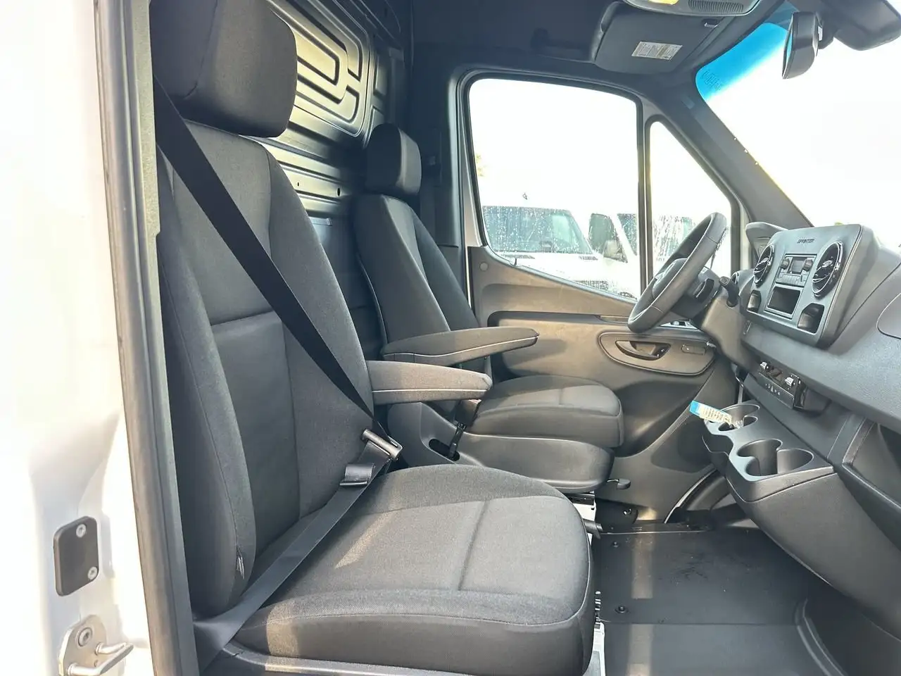 Mercedes-Benz Sprinter снимка Mercedes-Benz Sprinter
