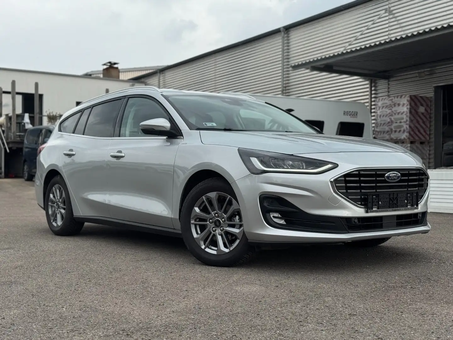 Ford Focus Turnier Titanium Automatik Navi Spurhalte Argent - 1