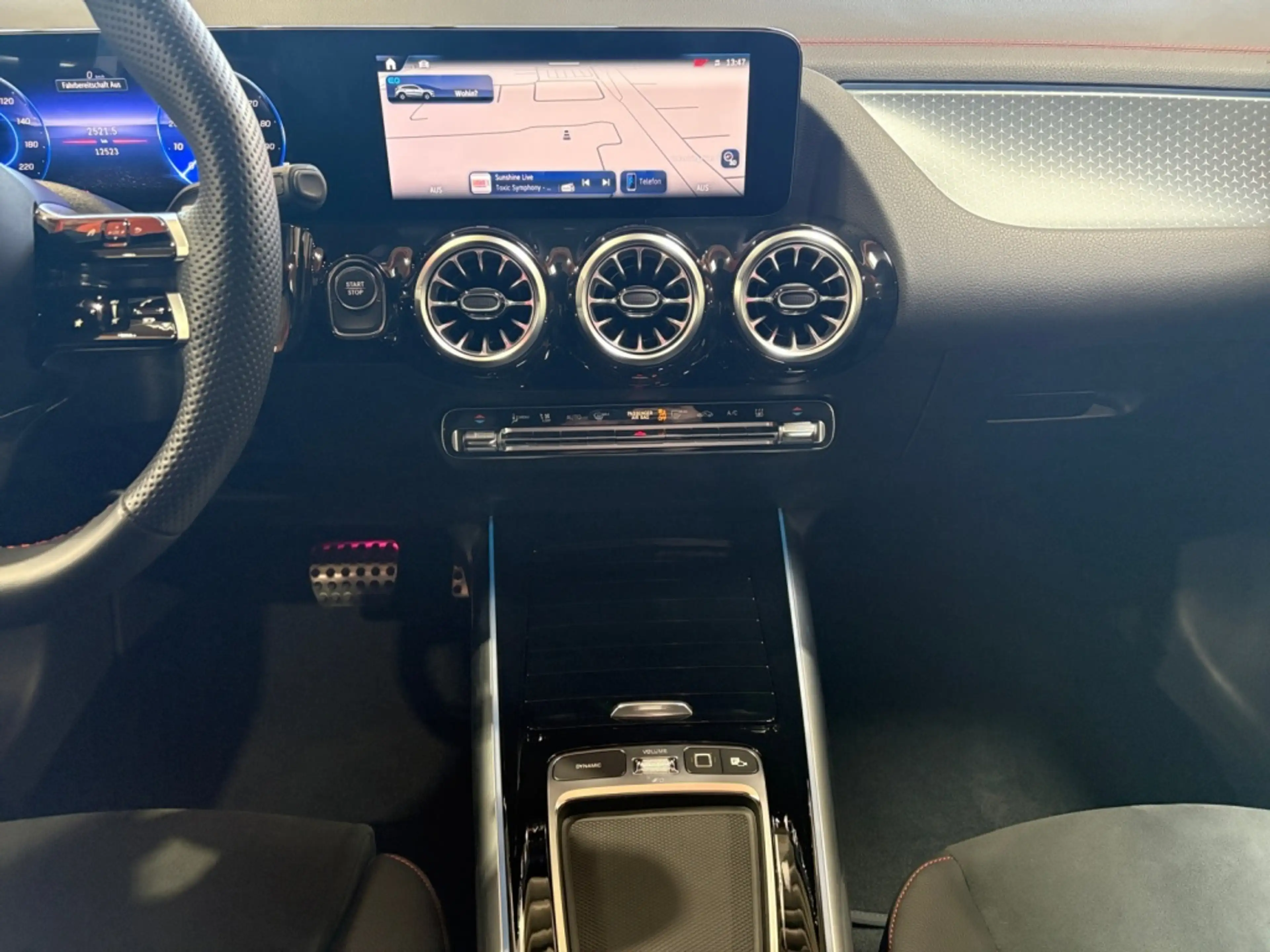 Mercedes-Benz EQA 250 + AMG|LED|AMBI|KAM|SHZ|KEYLESS|CARPLAY — photo 13