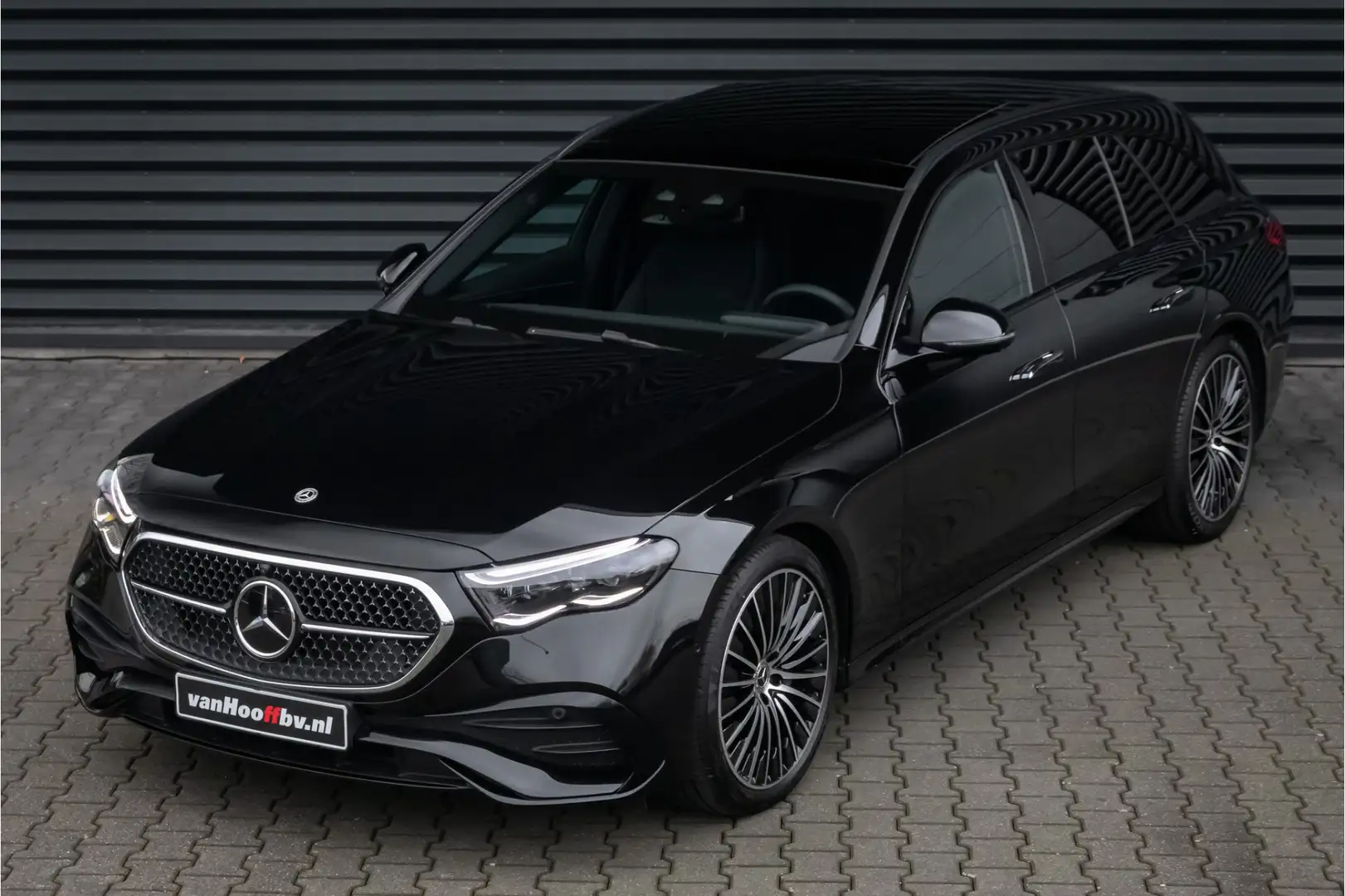 Mercedes-Benz E 220 Estate 220d AMG Line Trekhaak - Pano Noir - 2
