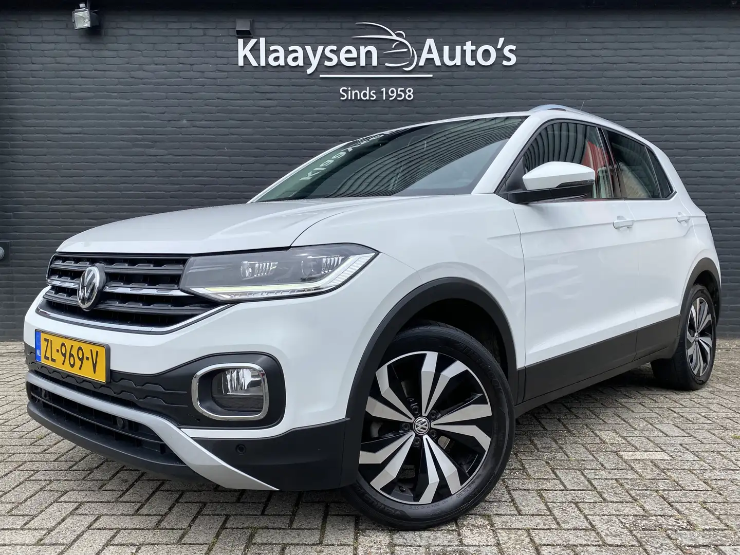 Volkswagen T-Cross 1.0 TSI Style 116 pk | navigatie | climate control Wit - 1