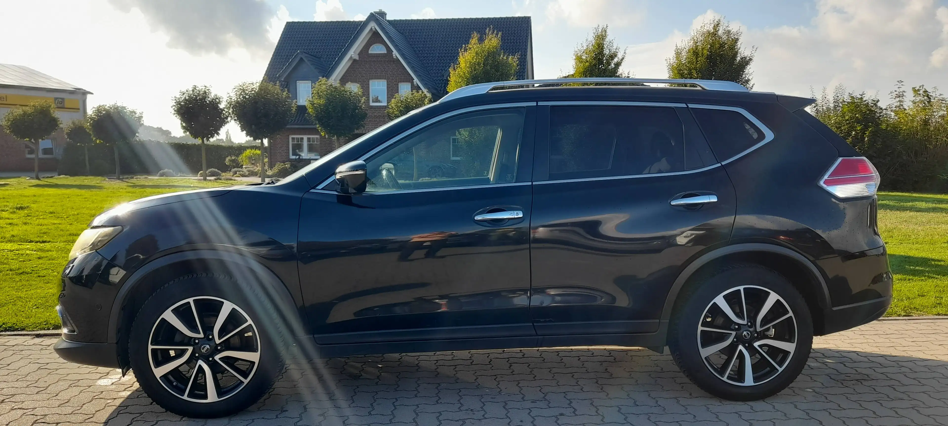 Nissan X-Trail 1,6dCi 360° 4x2 Automatik + AHK+Kamera360+++