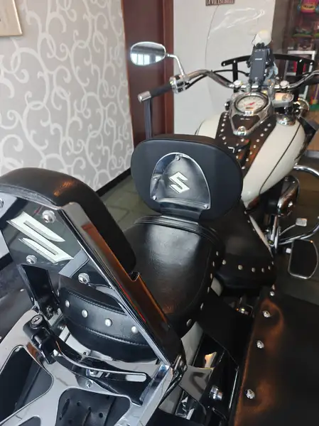 Suzuki VL 800 - foto 2