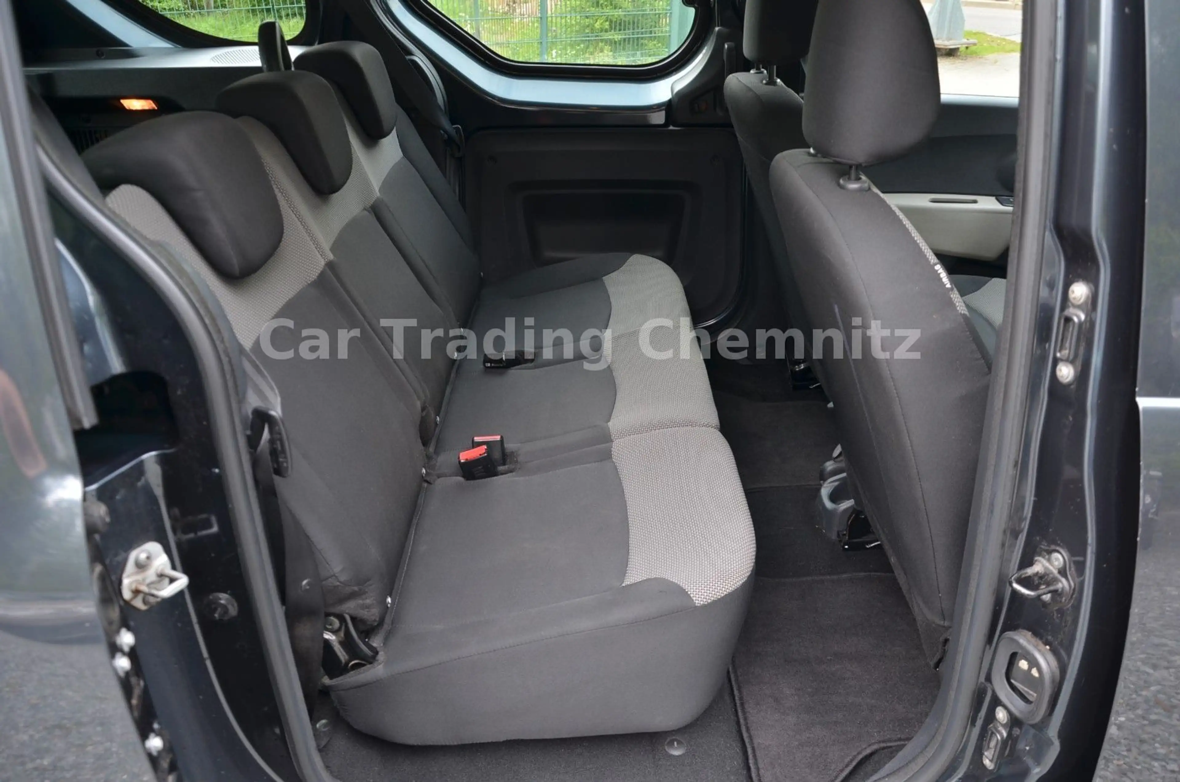 Dacia Dokker Ambiance 1.6 Benzin+Gas Klima Sitzheizung — photo 13