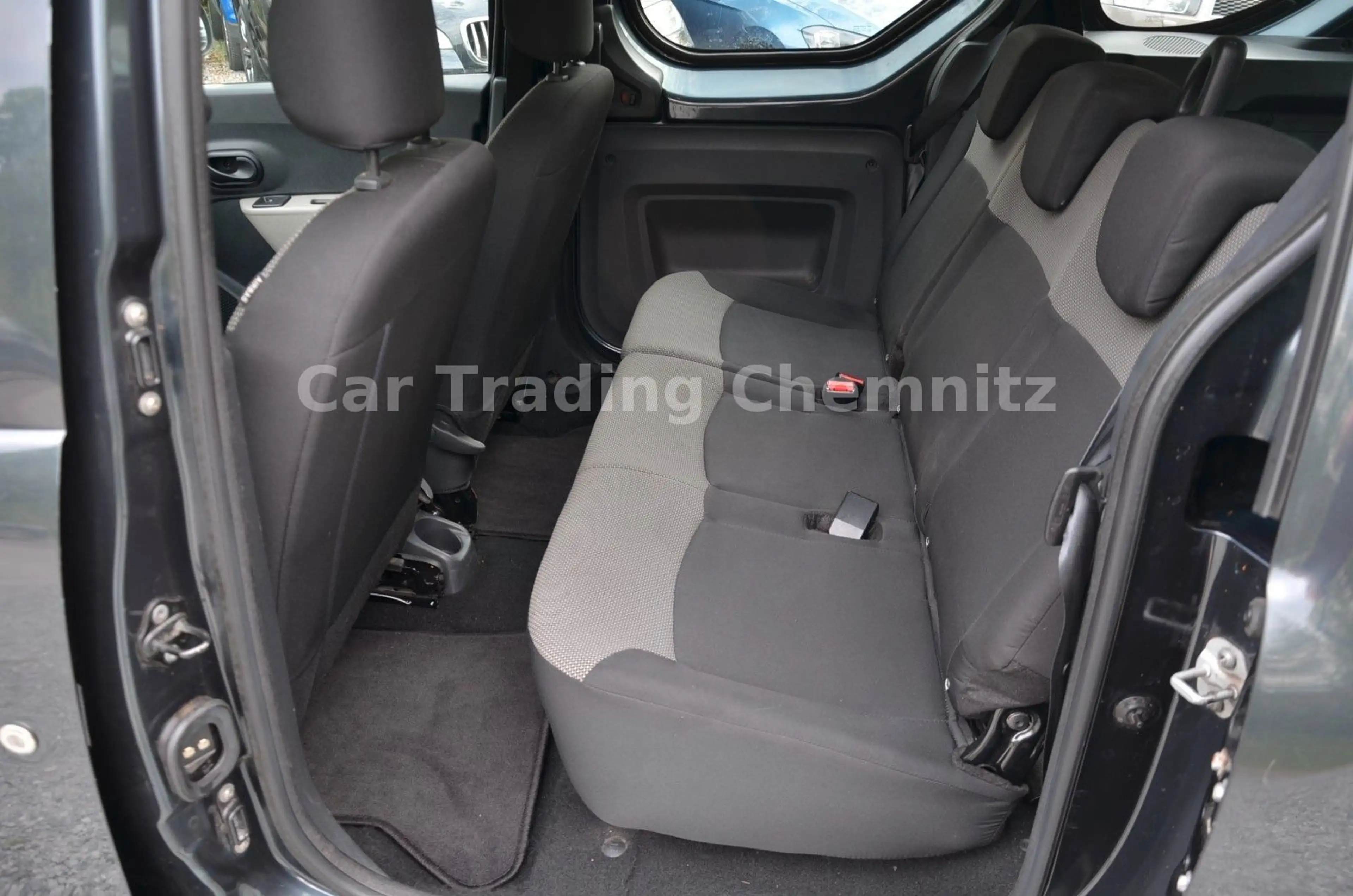 Dacia Dokker Ambiance 1.6 Benzin+Gas Klima Sitzheizung — photo 12