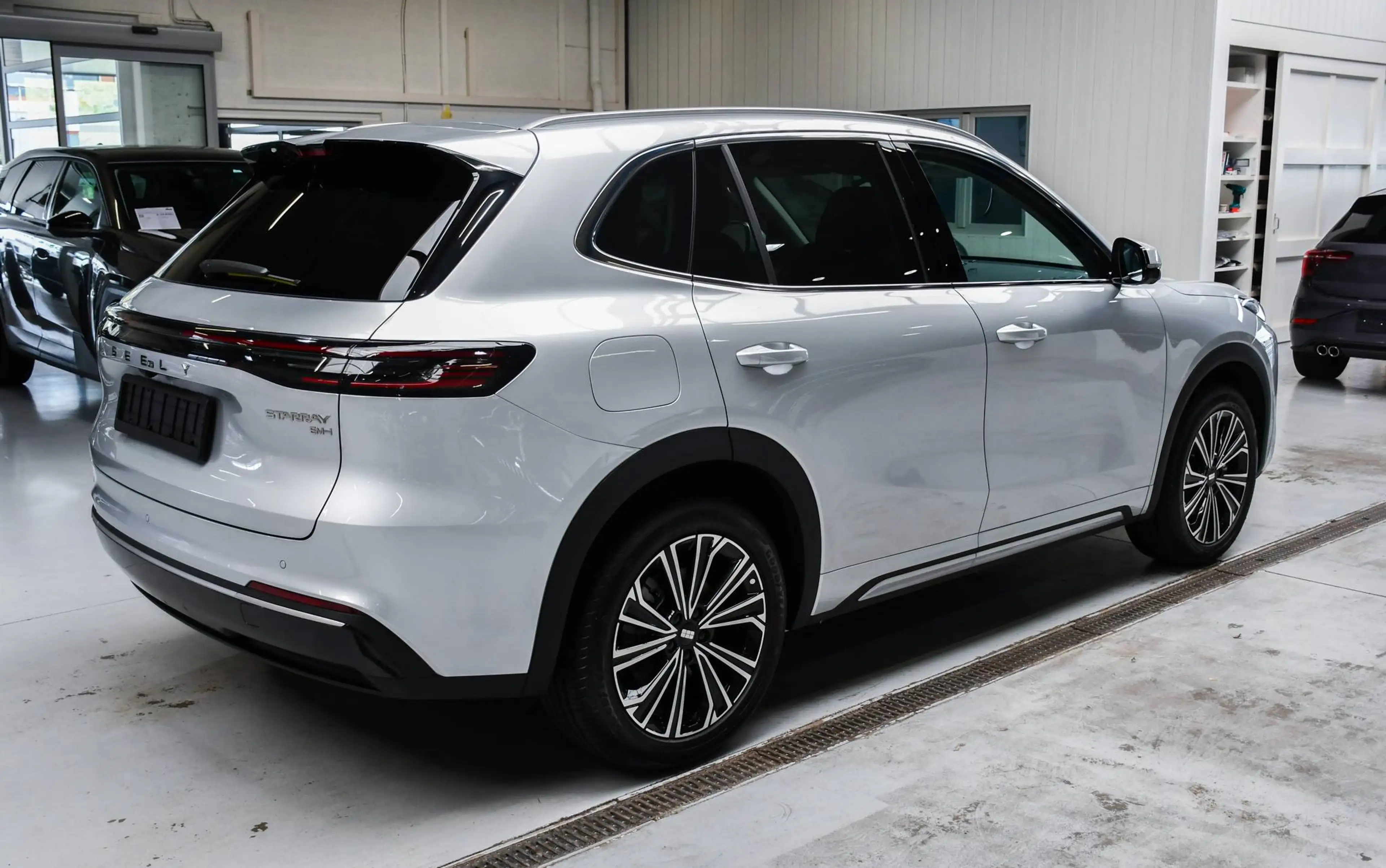 Geely Starray EM-i Max+ 136km NIEUW - NAVIGATIE / OPEN PANO-DAK / LEDER / CAMERA / ACC / BLIS / PDC — photo 3