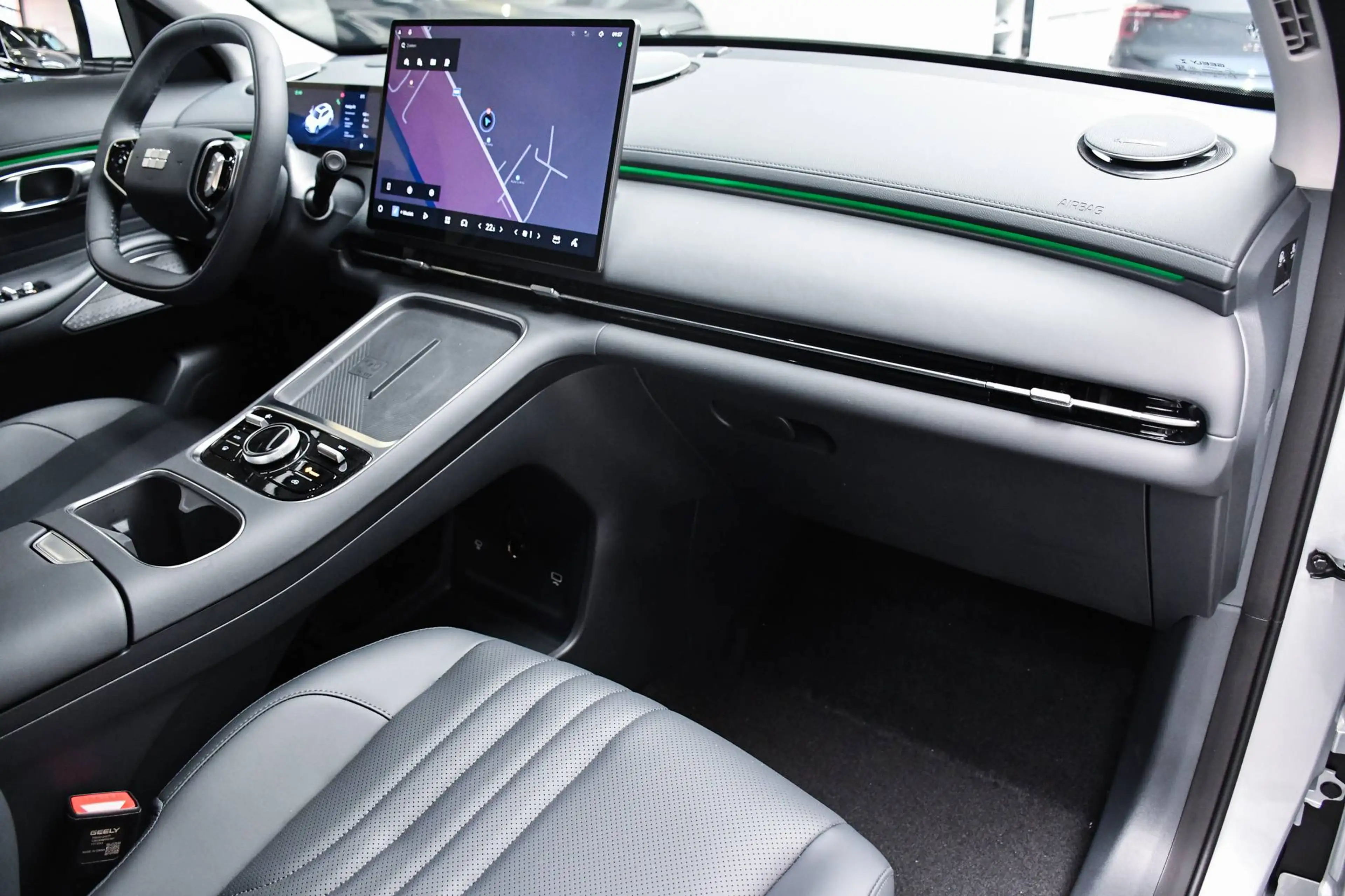 Geely Starray EM-i Max+ 136km NIEUW - NAVIGATIE / OPEN PANO-DAK / LEDER / CAMERA / ACC / BLIS / PDC — photo 7