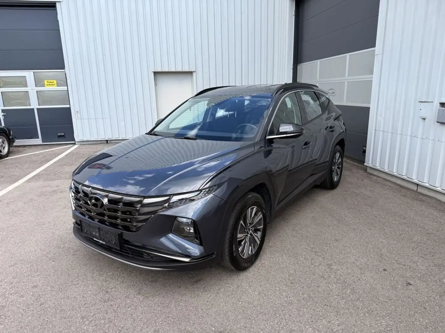 Hyundai TUCSON Smart 4WD Grau - 1