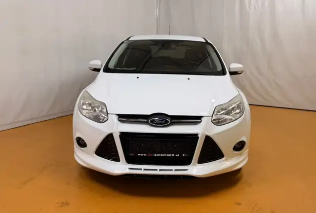 Ford Focus view 18