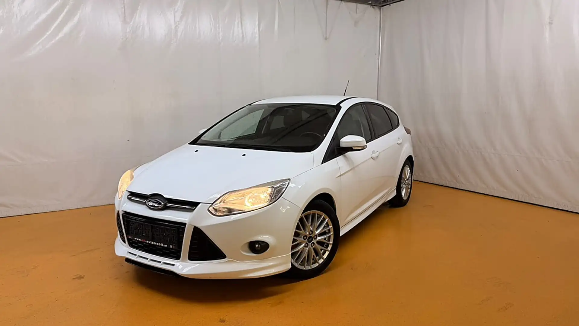 Ford Focus Easy 1,0 EcoBoost Weiß - 1