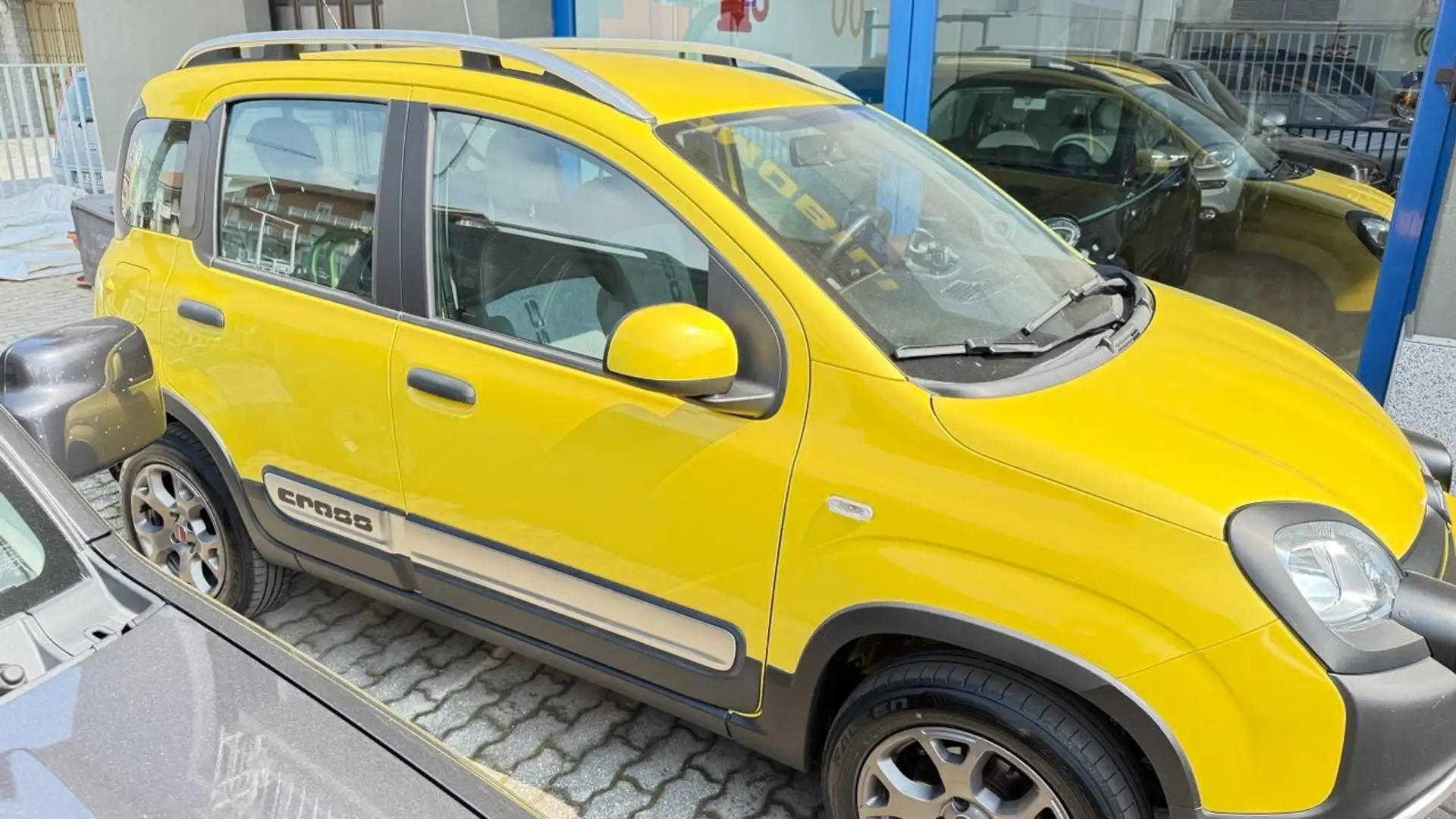Fiat Panda 0.9 t.air turbo Cross 4x4 90cv Amarillo - 2