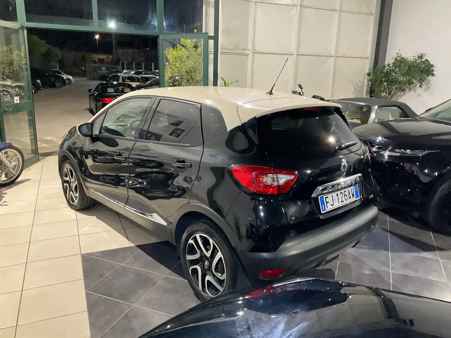 Renault Captur Captur 1.5 dci energy Zen 90cv edc Zwart - 2
