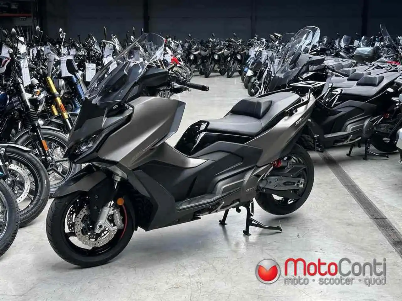 Kymco AK 550