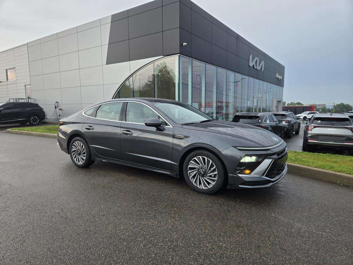 2026 Hyundai Sonata Preferred Trend Cuir blanc Siège mémoires Toit pan