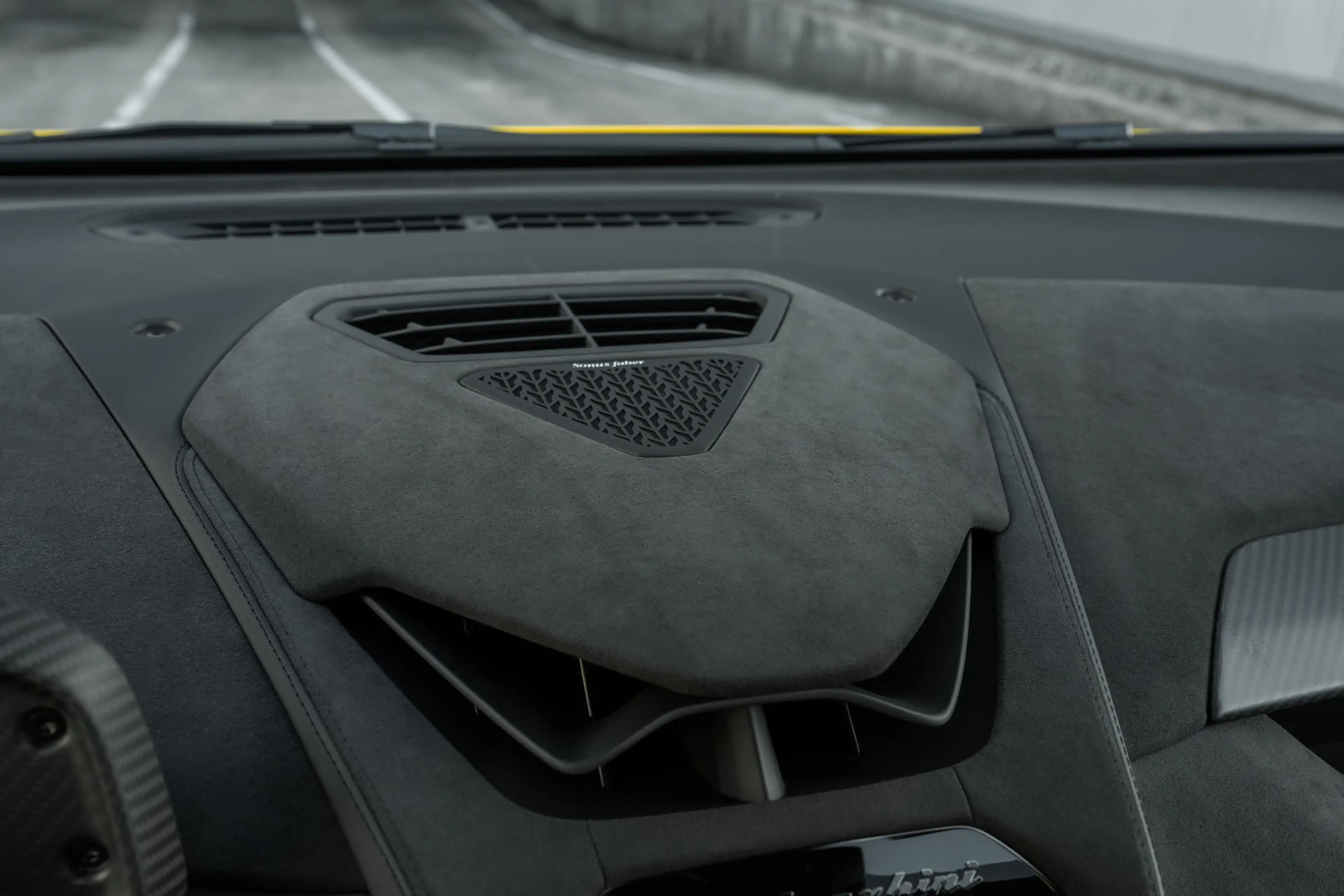 Lamborghini Temerario - Giallo Taurus - Lift - Sonus Faber - — photo 8