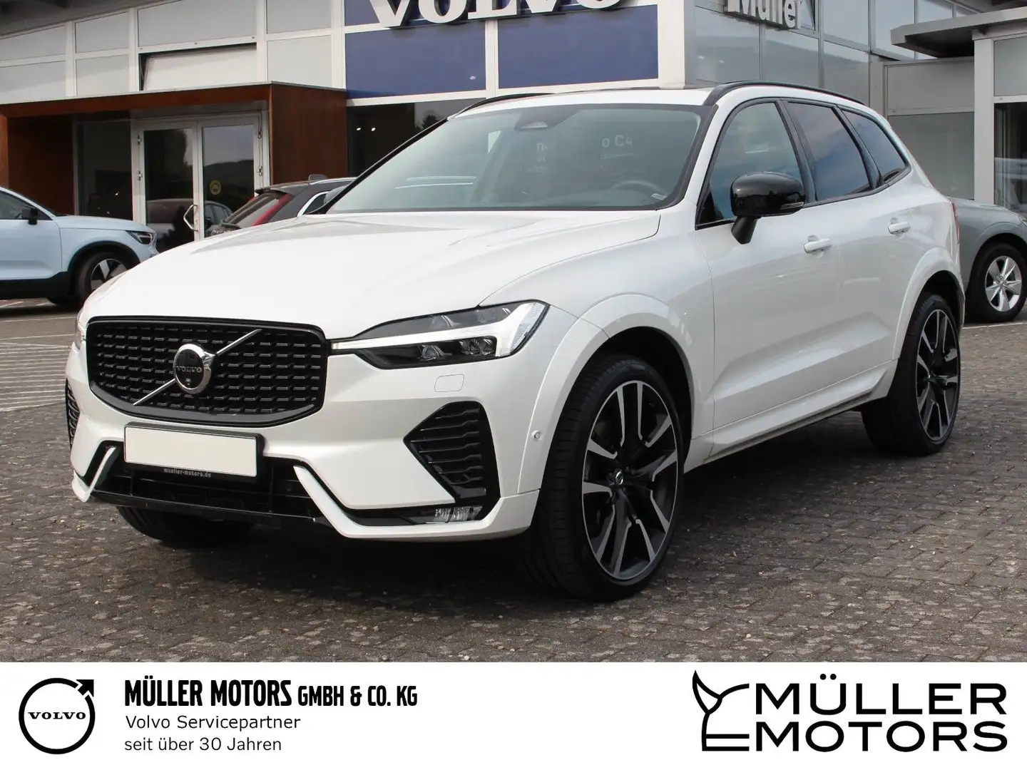 Volvo XC60 B5 Benzin Ultra Dark Weiß - 1