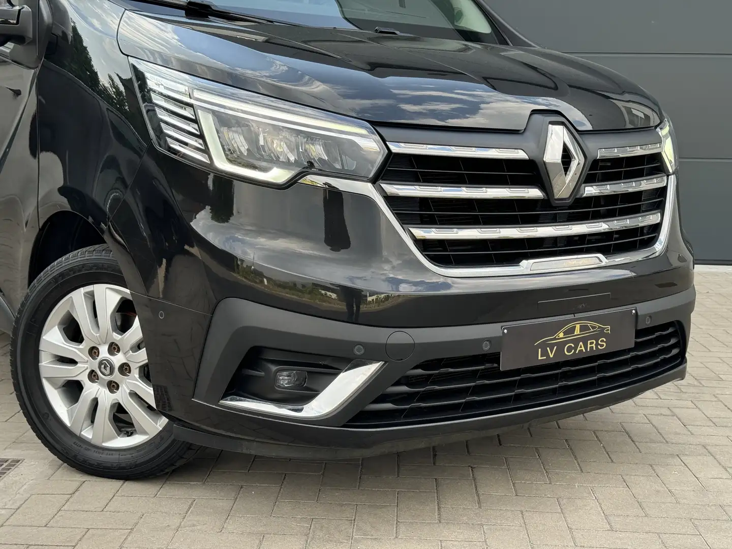 Renault Trafic 2.0 dCi / L2H1 / LED / BTW / Noir - 2