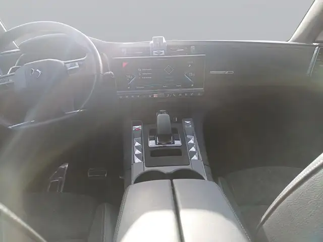 DS Automobiles DS 7 Crossback view 10
