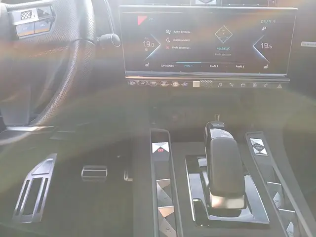 DS Automobiles DS 7 Crossback view 12