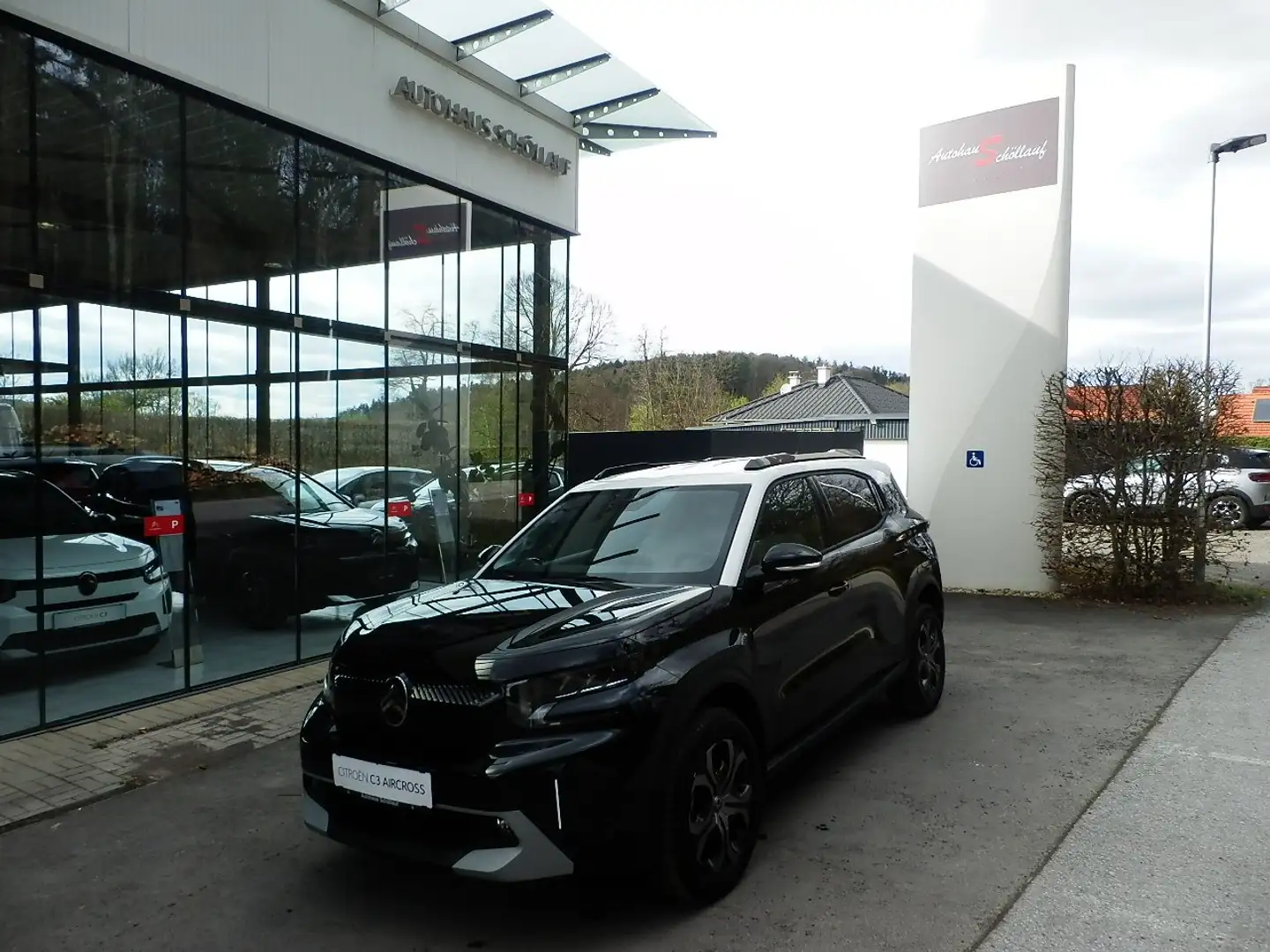 Citroen C3 Aircross Turbo 100 PLUS mit Winterpaket Schwarz - 2
