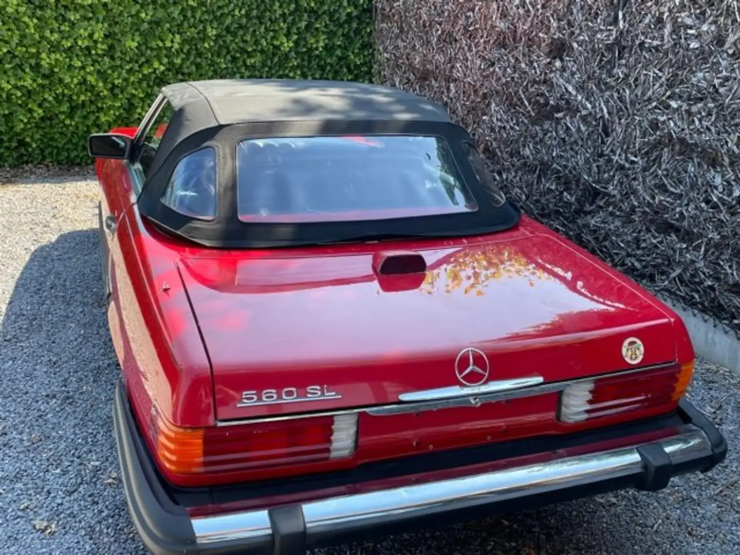 Mercedes-Benz SL 560 R 107 Roadster Oldtimer Bobby Ewing Look Czerwony - 1