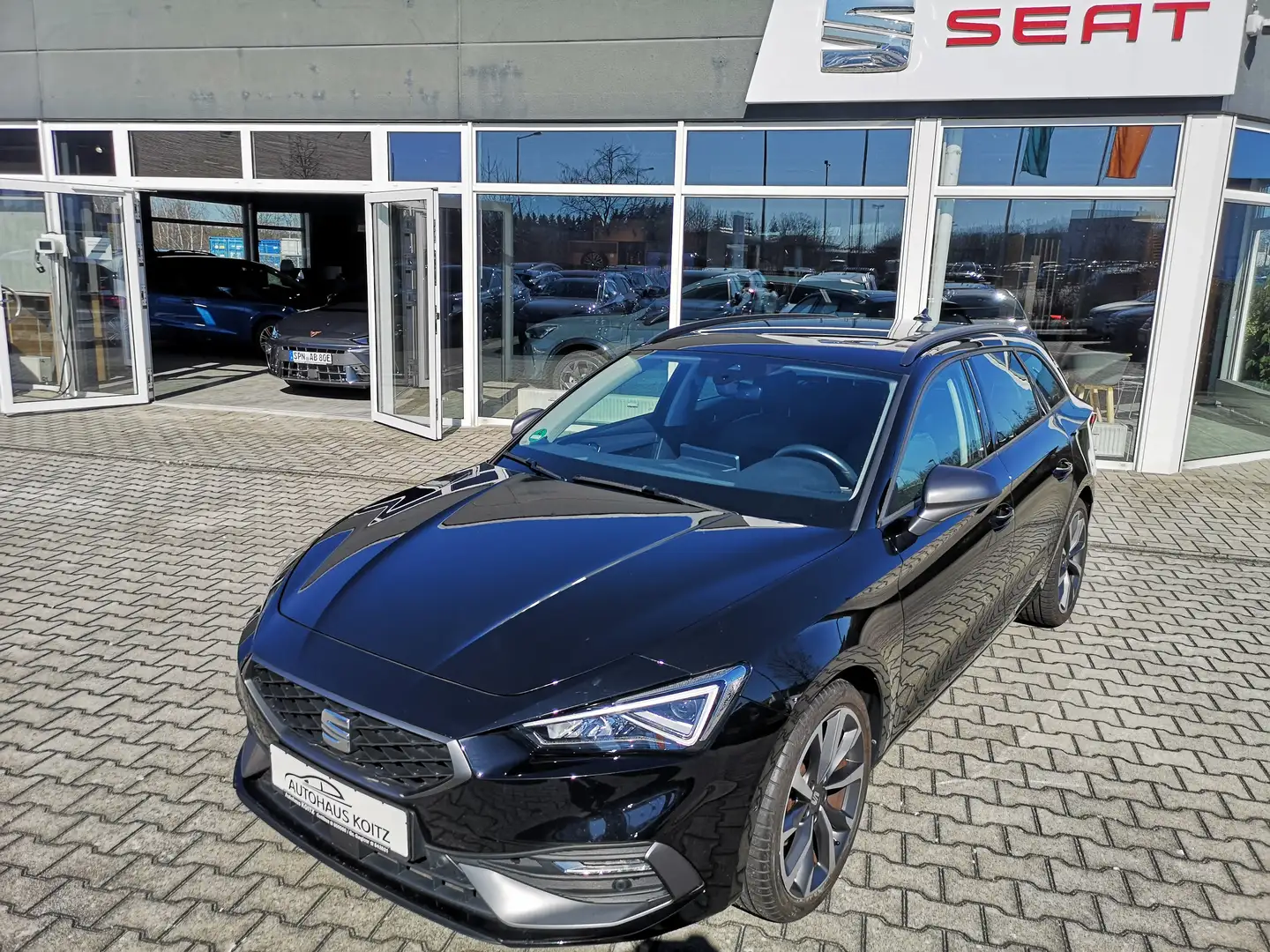 SEAT Leon SP FR e1.5TSI DSG Schiebedach VollLED FahrassiL Schwarz - 1