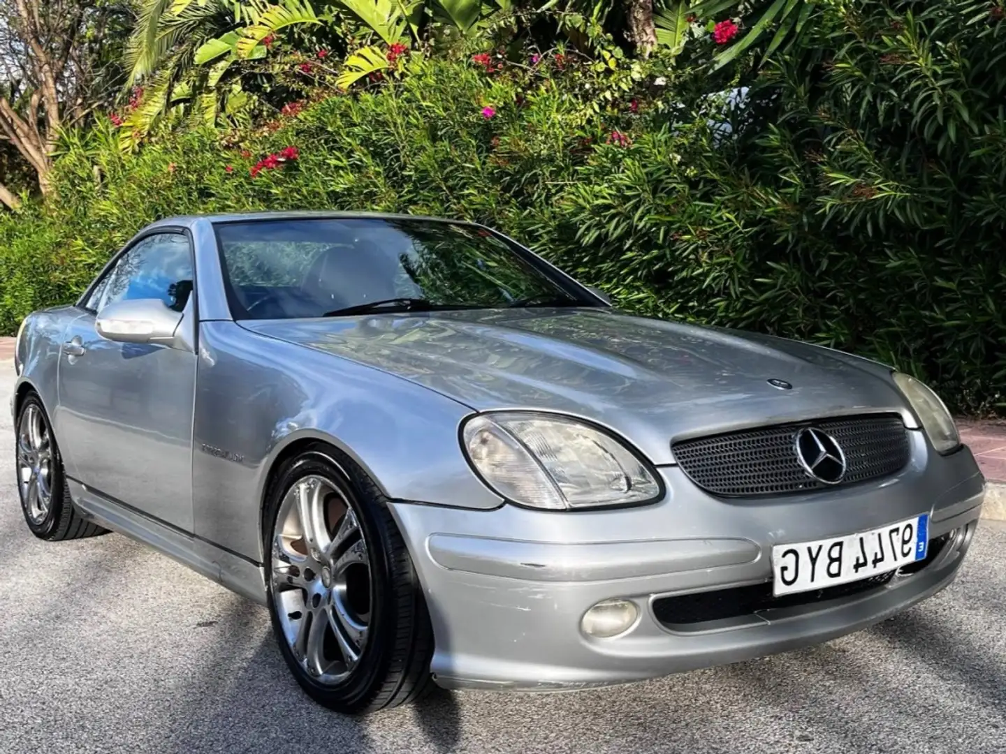 Mercedes-Benz MERCEDES-BENZ Clase SLK Descapotable  Manual de 2 Gris - 1