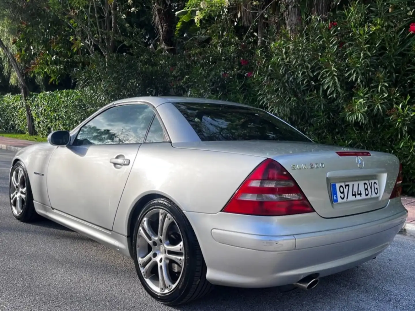 Mercedes-Benz MERCEDES-BENZ Clase SLK Descapotable  Manual de 2 Gris - 2