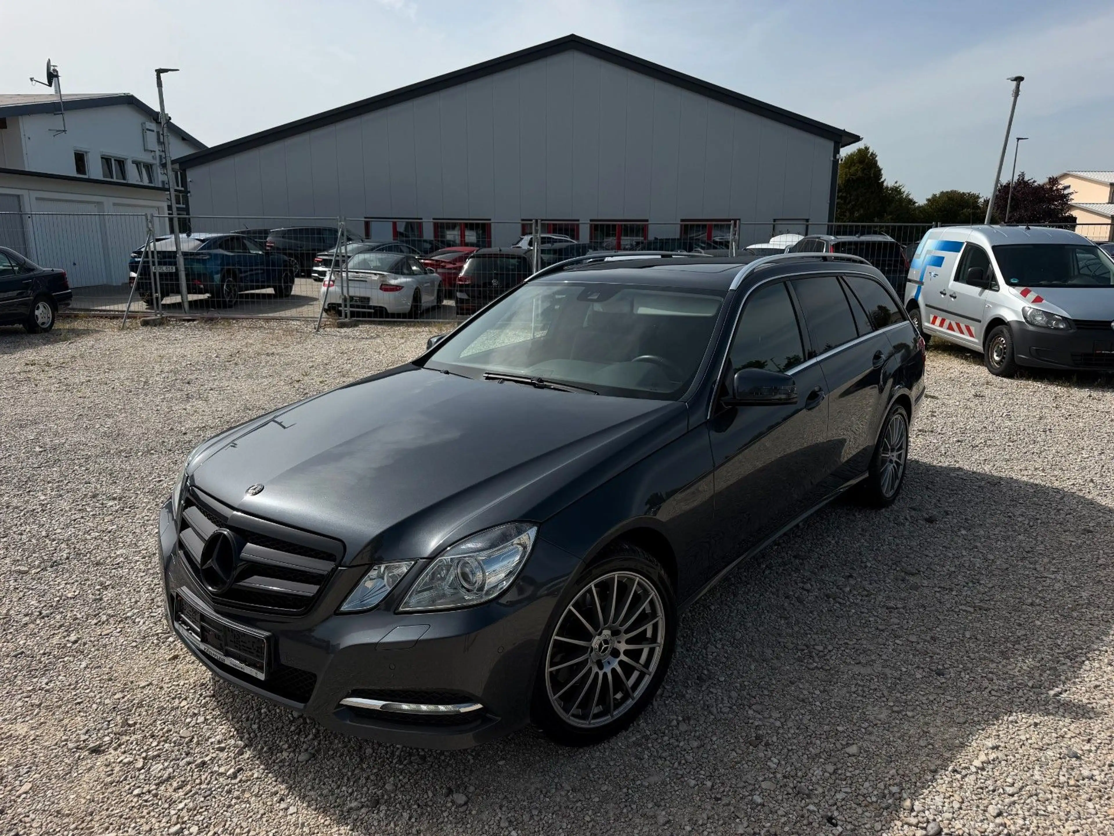 Mercedes-Benz E 250 | MB Service | TÜV Neu — photo 15