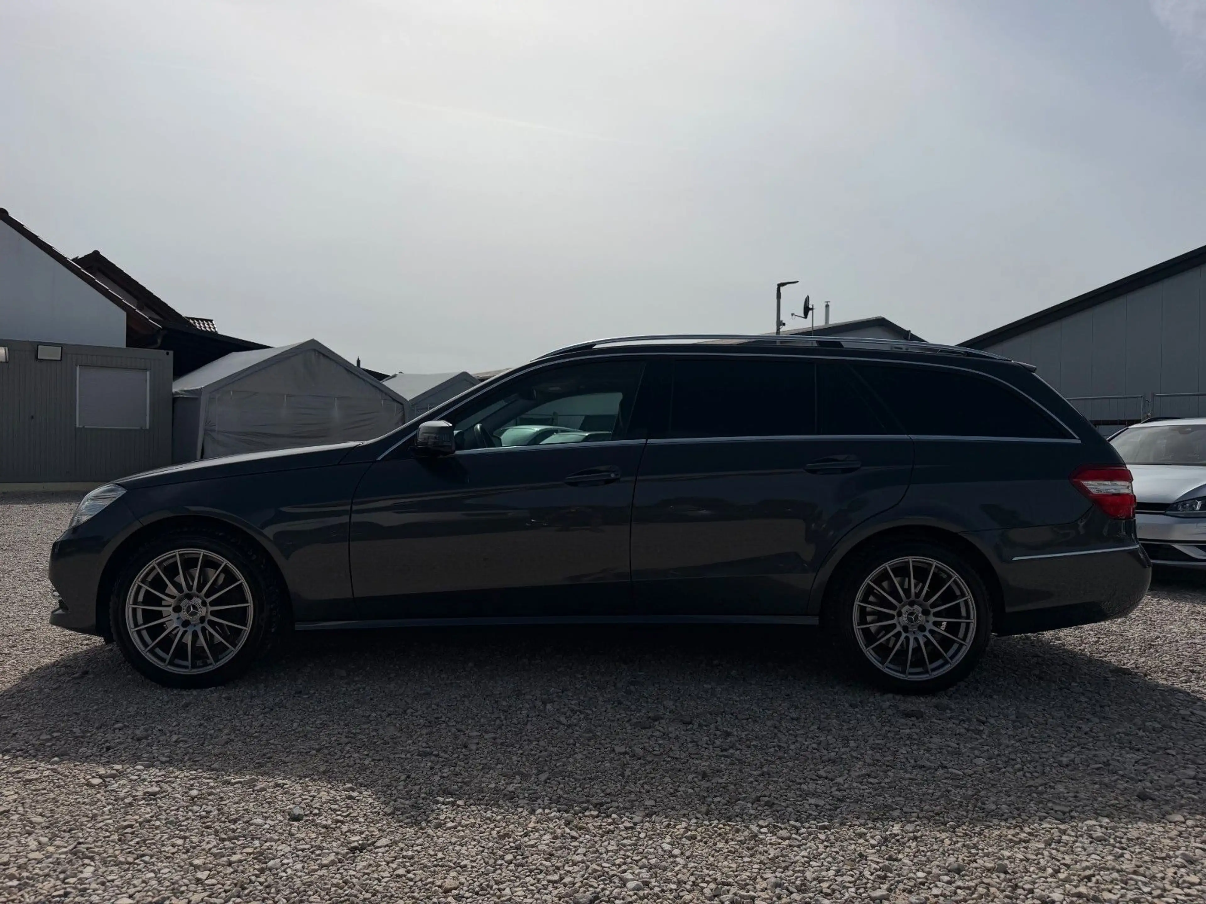 Mercedes-Benz E 250 | MB Service | TÜV Neu — photo 12
