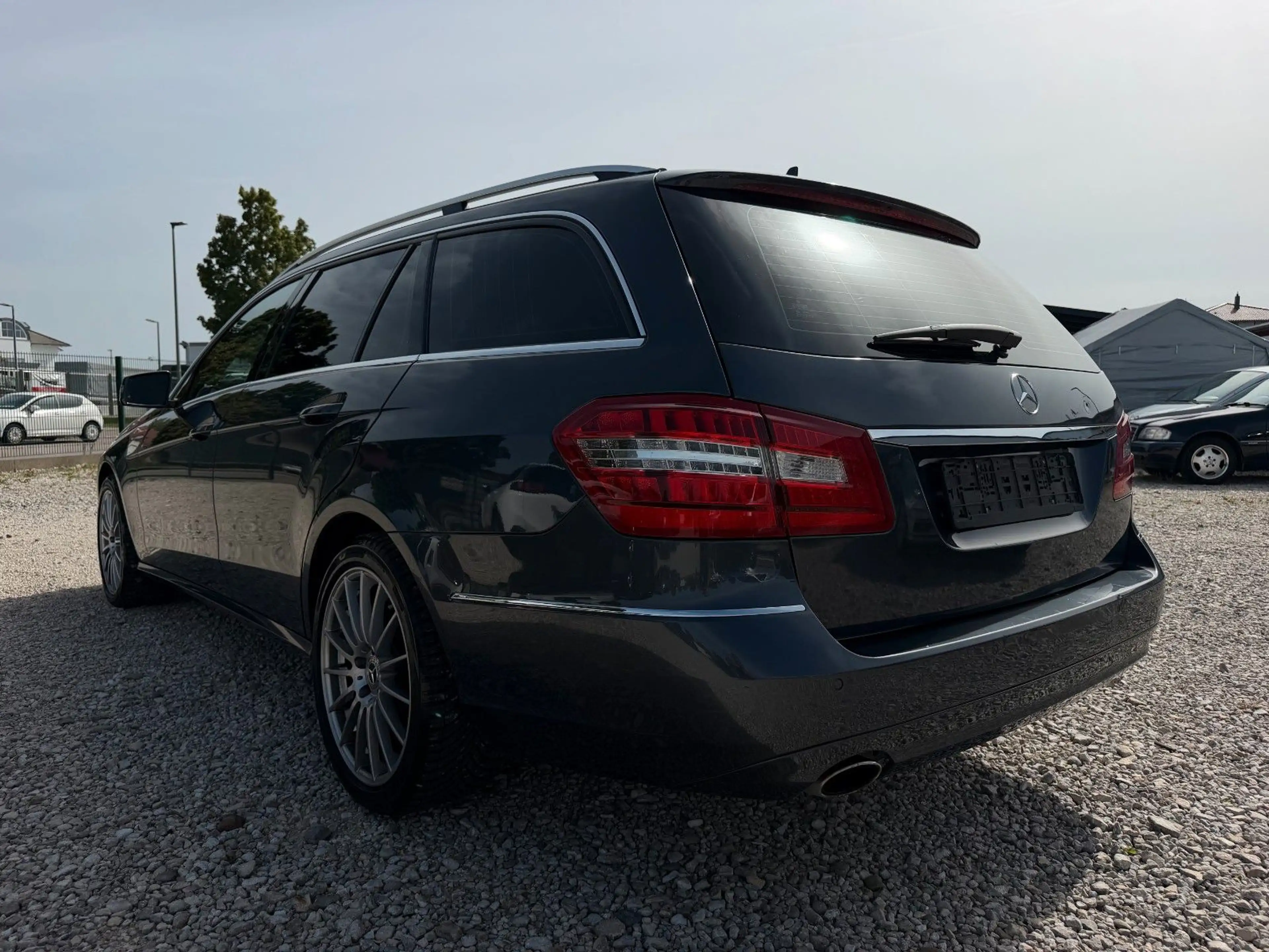 Mercedes-Benz E 250 | MB Service | TÜV Neu — photo 11