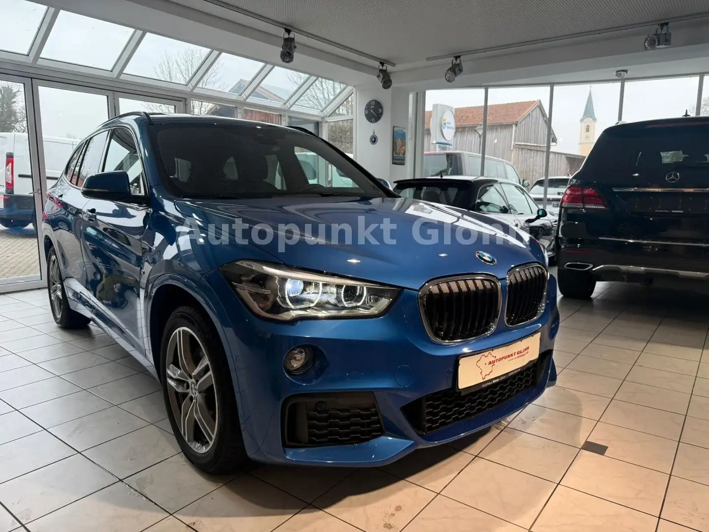 BMW X1 xDrive 25 d M Sport*1.Hand*HUD*Pano Bleu - 2