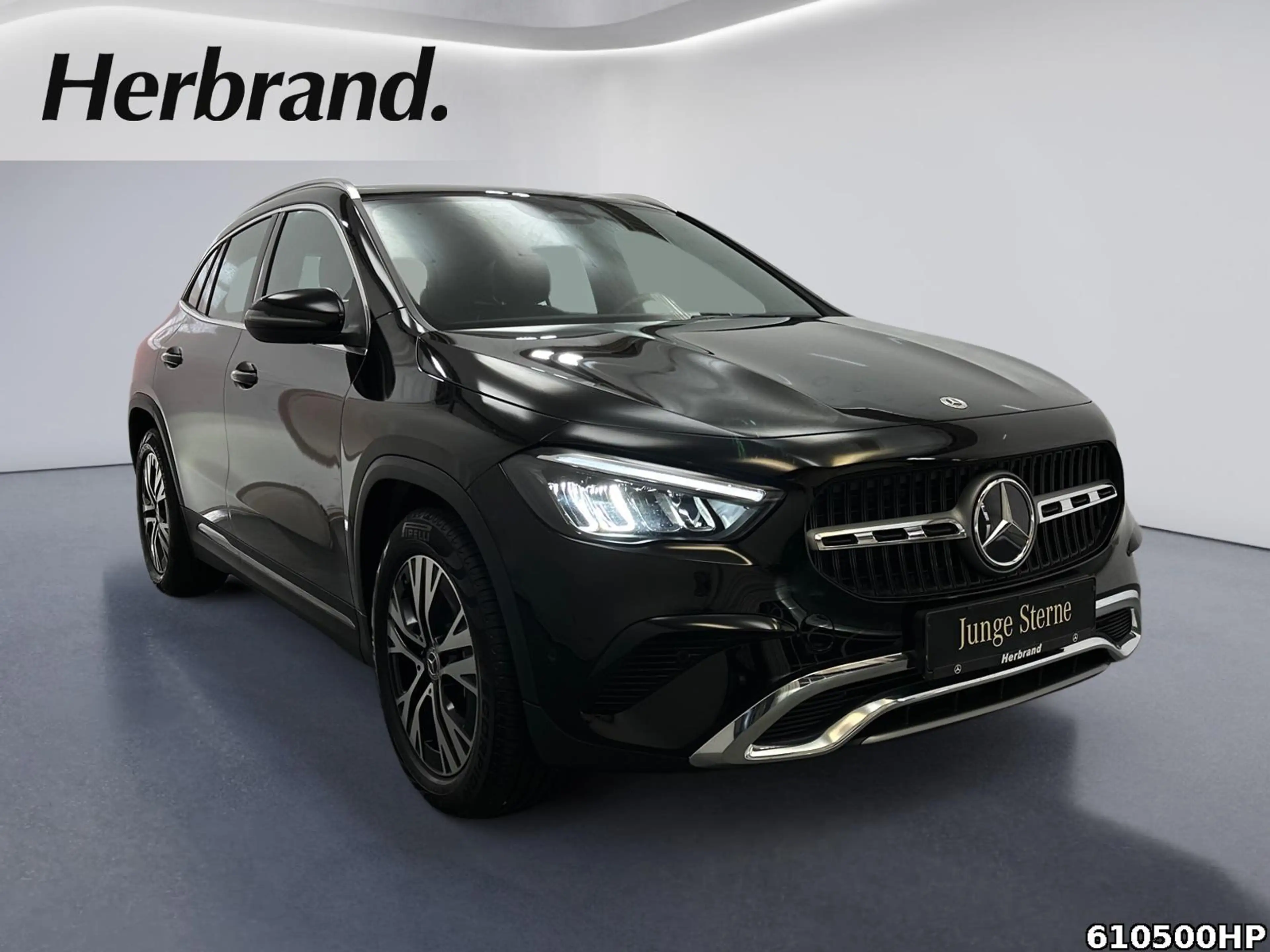 Mercedes-Benz GLA 200 Progressive — photo 2