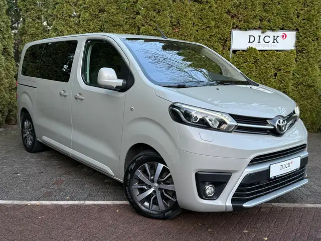 Toyota Proace 2.0d L1 Kombi 8Sitz XEN+SHZ+KAM+DAB