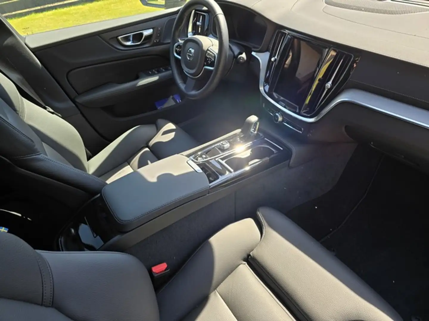Volvo V60 Ultra Dark Recharge T6*H&K*AHK*HeadUp* Grau - 2