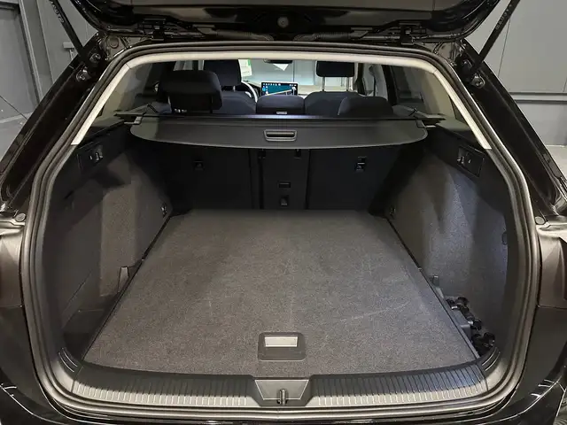 Volkswagen Golf view 28