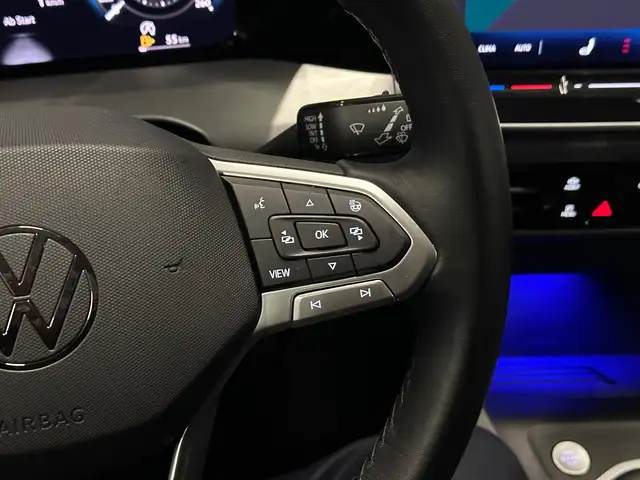 Volkswagen Golf view 18