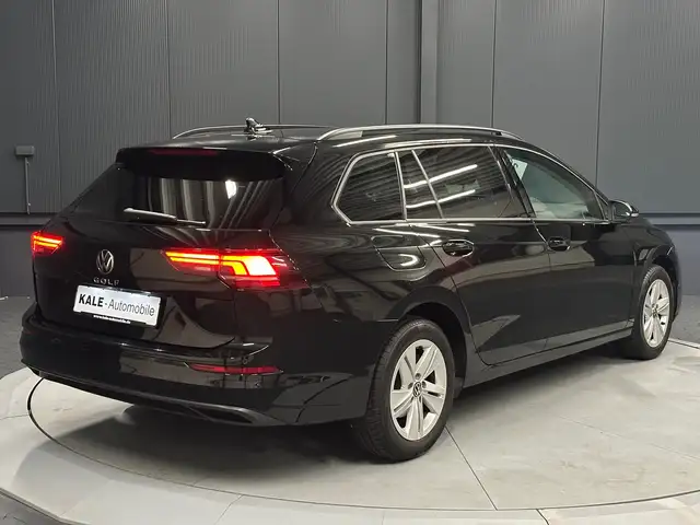 Volkswagen Golf view 6