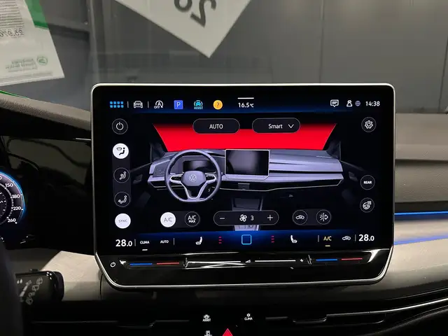 Volkswagen Golf view 21