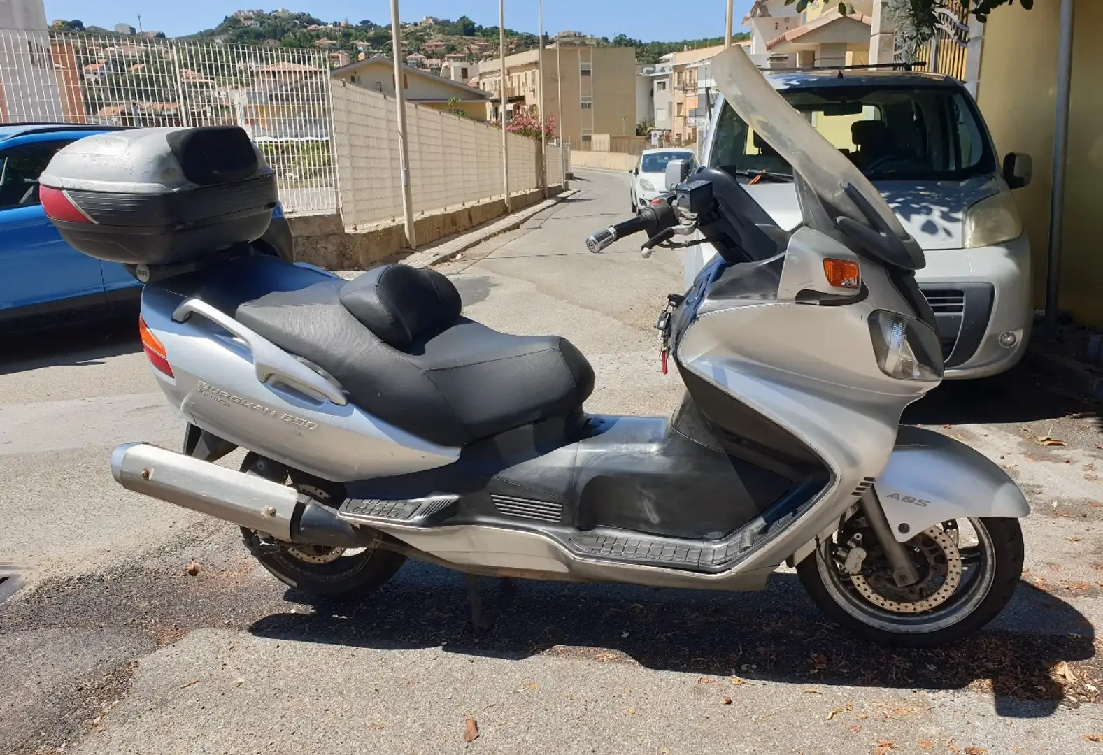 Suzuki Burgman 650 Ezüst - 2