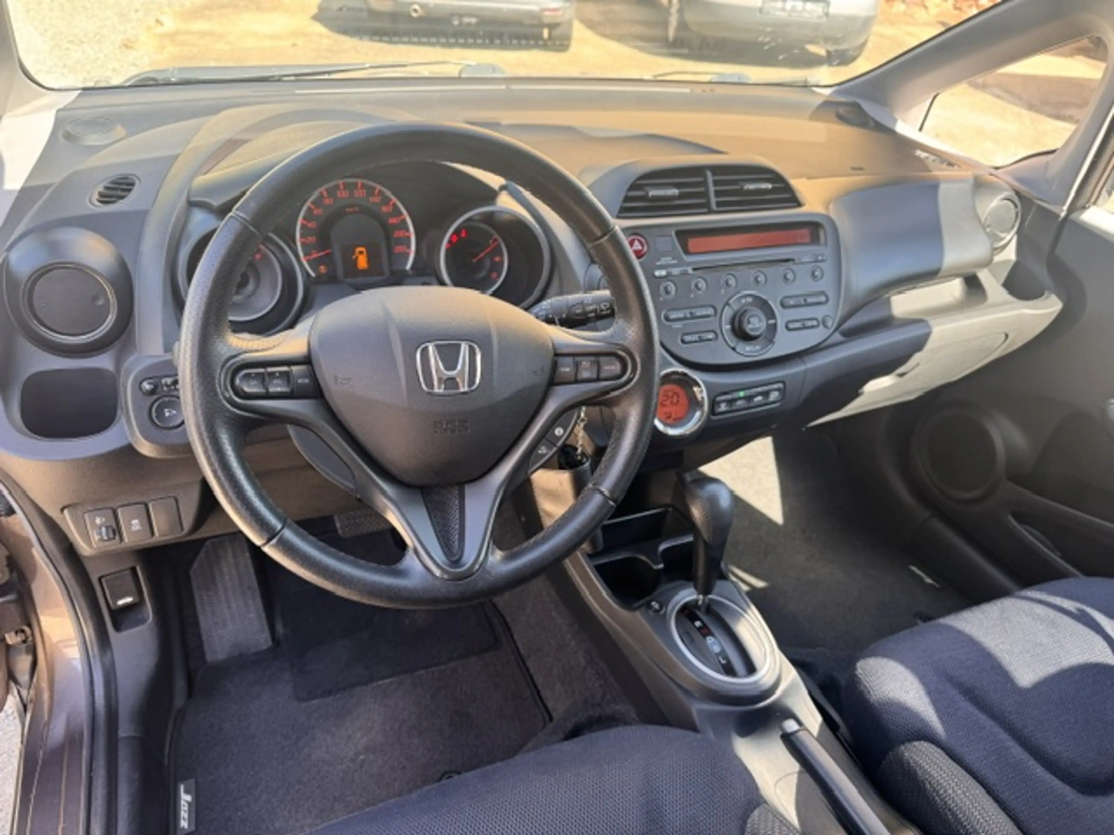 Honda Jazz 1.4 Comfort Plus — photo 7